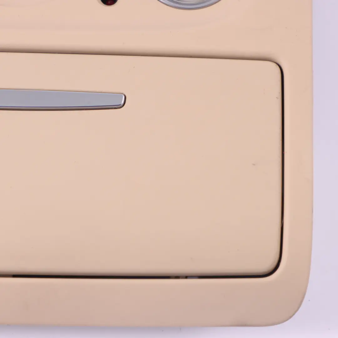 Tetto anteriore Luce di cortesia Pannello lampada interna per Audi A5 8T con numero di parte 8T0947135BK Audi A5 8T Tetto anteriore Luce di cortesia Pannello lampada interna - SKU 8T0947135BK - Numero di parte 8T0947135BK