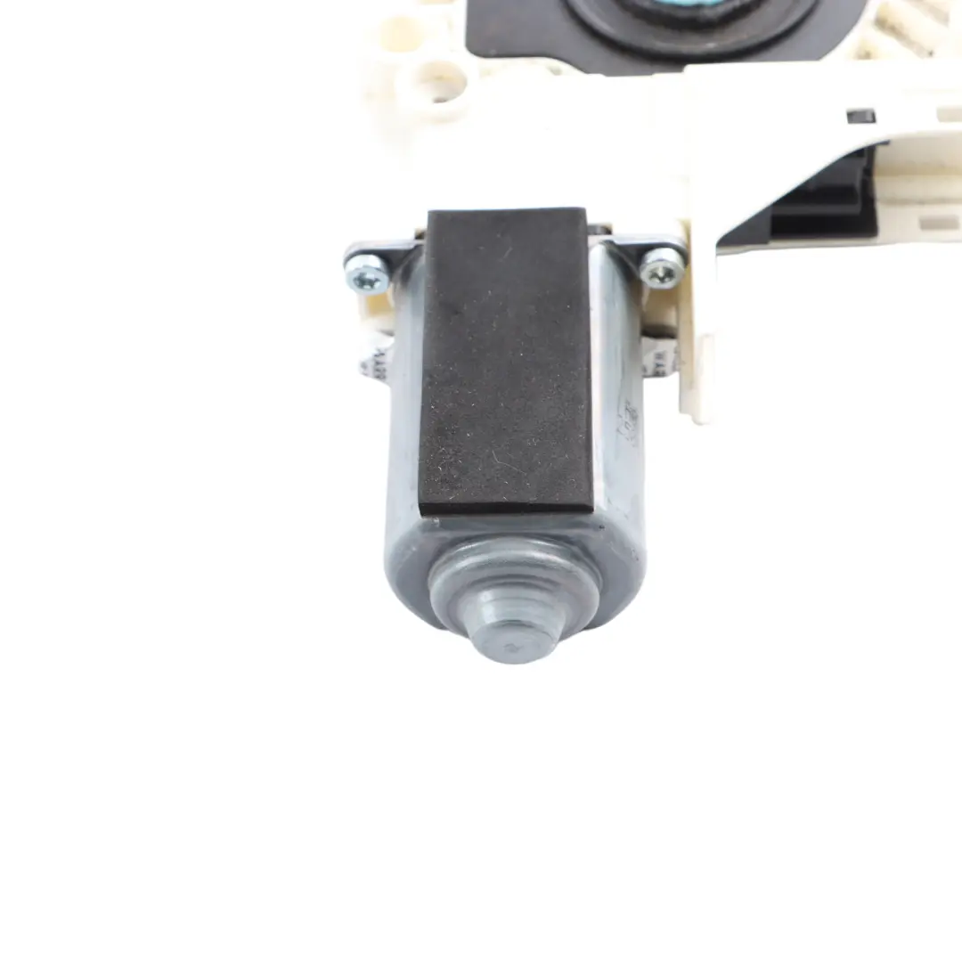 Moteur lève vitre avant droit côté conducteur pour Audi A5 8T à propos du numéro de pièce 8T0959802B Audi A5 8T Moteur lève vitre avant droit côté conducteur - SKU 8T0959802B - Numéro de pièce 8T0959802B