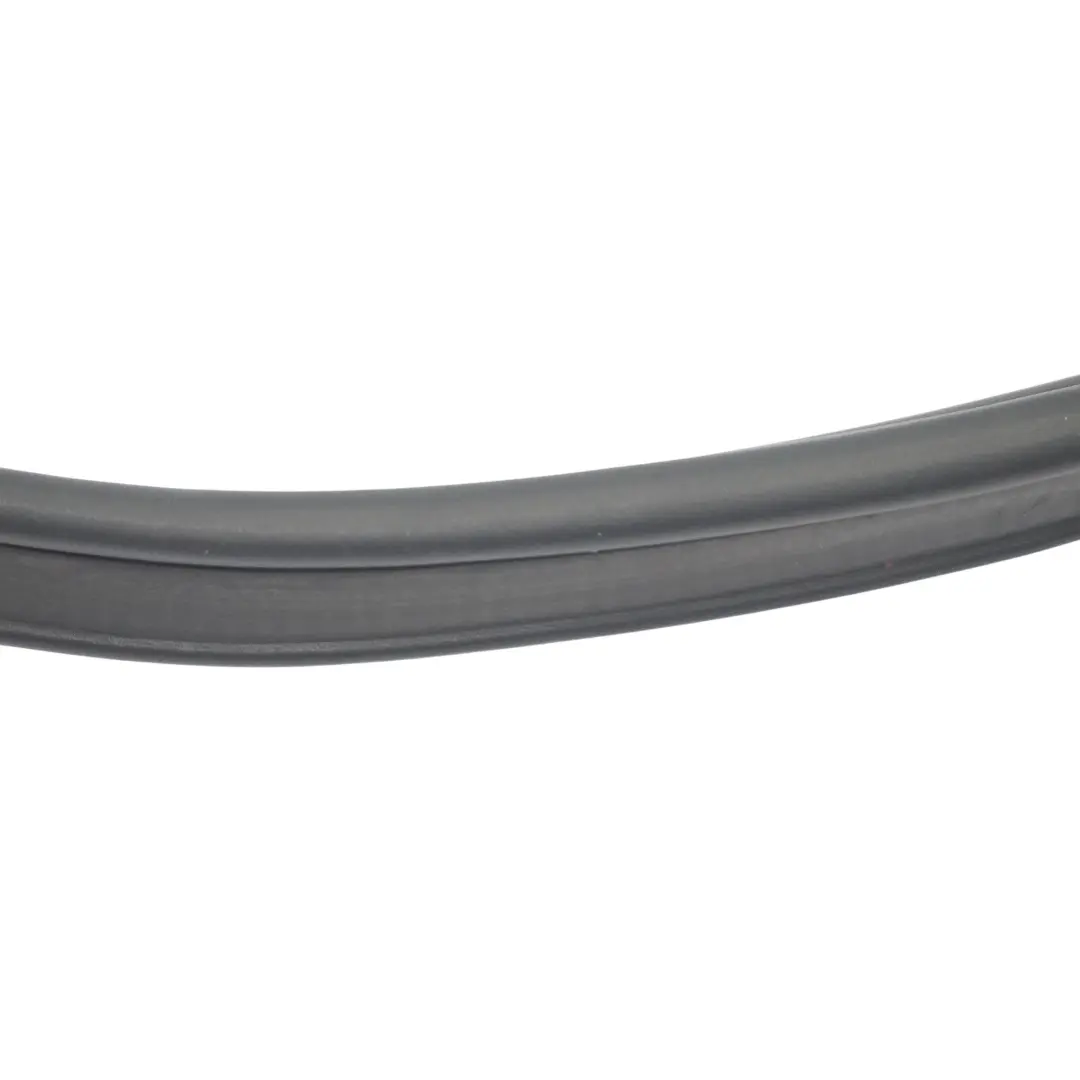 Caoutchouc d'étanchéité de hayon de coffre pour Audi Q3 8U à propos du numéro de pièce 8U0827705 Audi Q3 8U Caoutchouc d'étanchéité de hayon de coffre - SKU 8U0827705 - Numéro de pièce 8U0827705