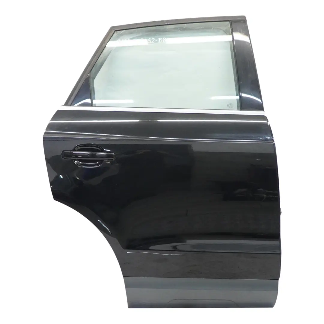Puerta Trasera Derecha Brilliant Black Metallic - Y9B para Audi Q3 8U con número de pieza 8U0833052 Audi Q3 8U Puerta Trasera Derecha Brilliant Black Metallic - Y9B - SKU 8U0833052-BBL - Número de pieza 8U0833052