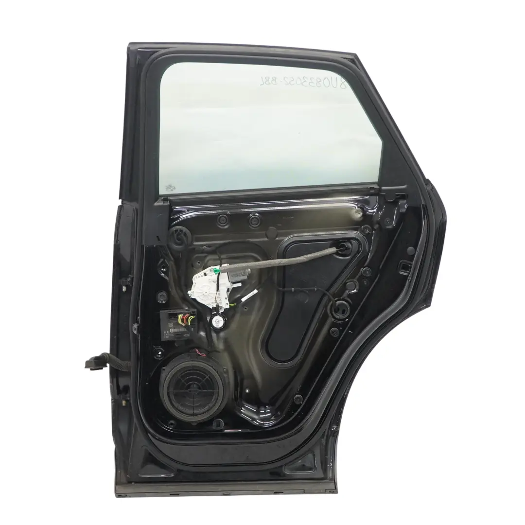 Puerta Trasera Derecha Brilliant Black Metallic - Y9B para Audi Q3 8U con número de pieza 8U0833052 Audi Q3 8U Puerta Trasera Derecha Brilliant Black Metallic - Y9B - SKU 8U0833052-BBL - Número de pieza 8U0833052