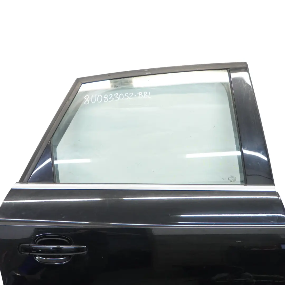 Porta posteriore destra Brilliant Black Metallic - Y9B per Audi Q3 8U con numero di parte 8U0833052 Audi Q3 8U Porta posteriore destra Brilliant Black Metallic - Y9B - SKU 8U0833052-BBL - Numero di parte 8U0833052