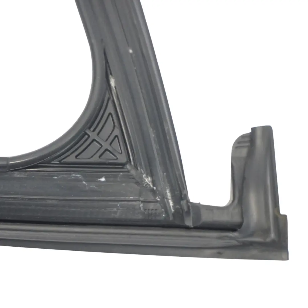 Audi Q3 8U Puerta Marco Ventana Sello Guía Goma Delantero Izquierdo - SKU 8U0837439A - Número de pieza 8U0837439A