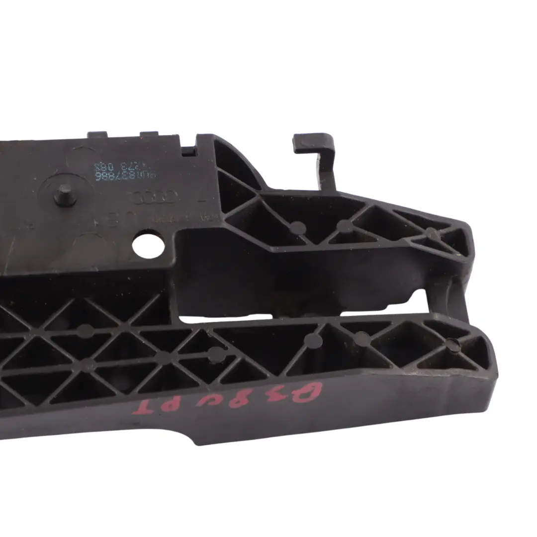 Support de poignée de porte extérieure arrière droite pour Audi Q3 8U à propos du numéro de pièce 8U0837886 Audi Q3 8U Support de poignée de porte extérieure arrière droite - SKU 8U0837886 - Numéro de pièce 8U0837886