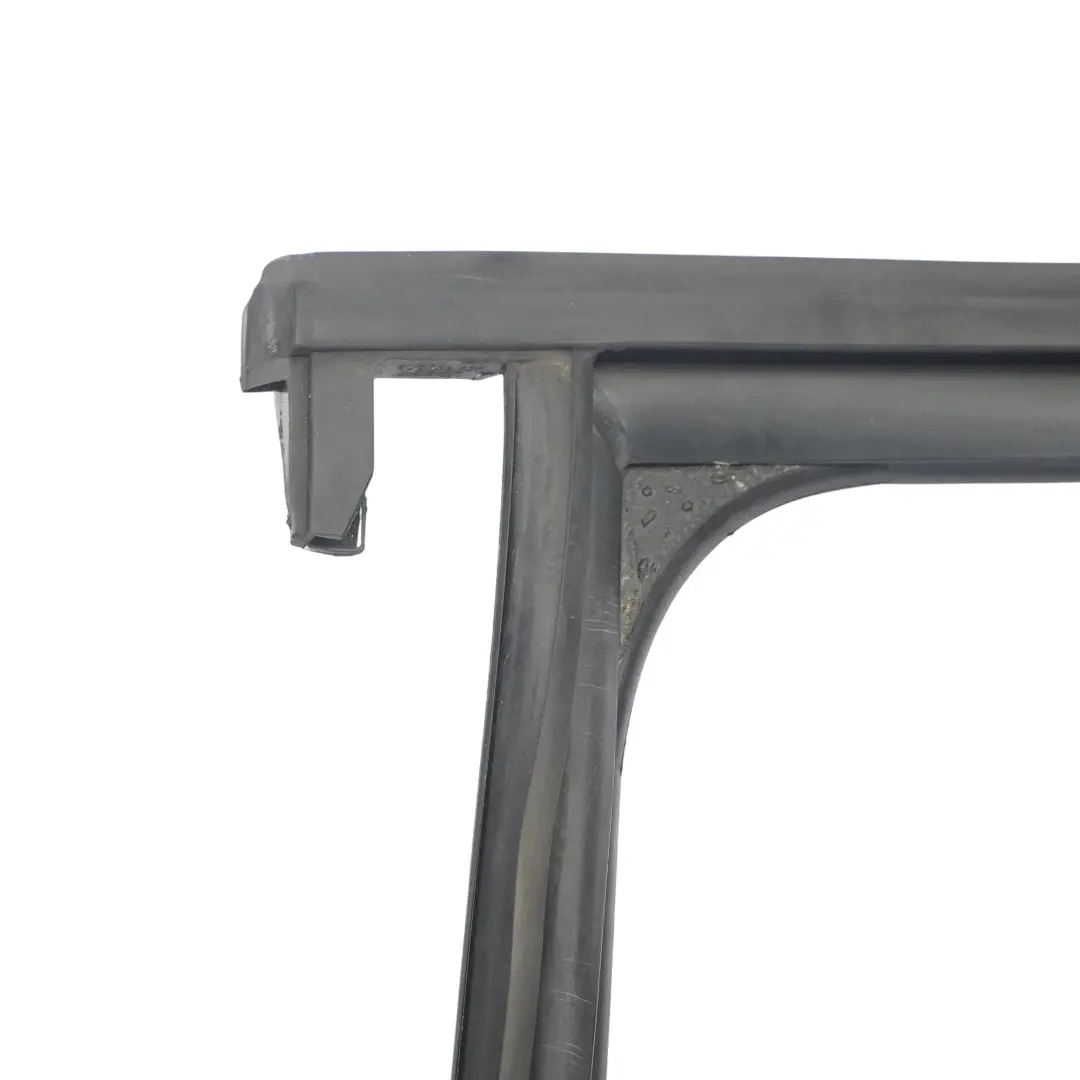 Audi Q3 8U Guarnizione finestrino guida gomma posteriore sinistra - SKU 8U0839439 - Numero di parte 8U0839439
