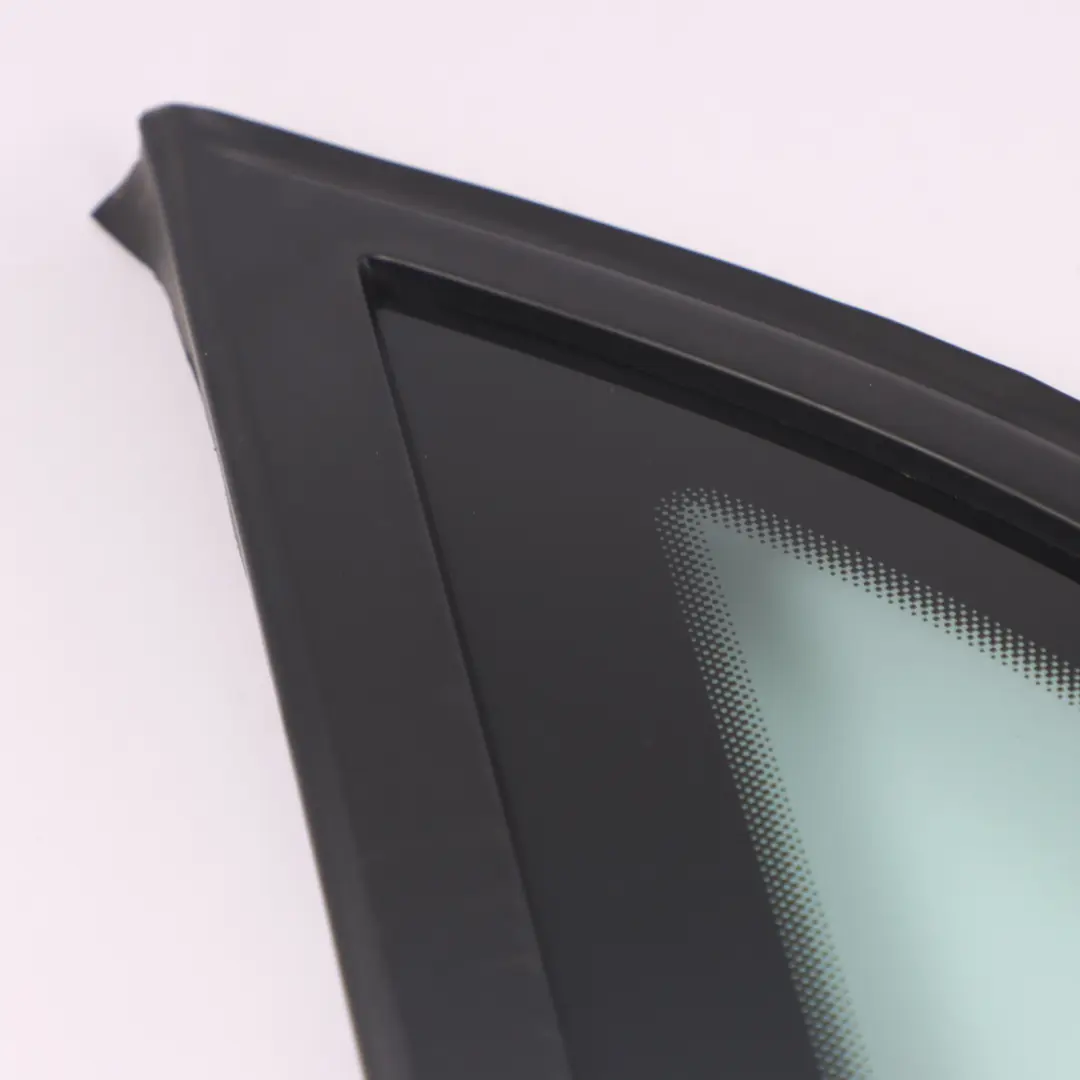 Vidrio de ventana triangular cuarto trasero izquierdo AS2 para Audi Q3 8U con número de pieza 8U0845299A Audi Q3 8U Vidrio de ventana triangular cuarto trasero izquierdo AS2 - SKU 8U0845299A - Número de pieza 8U0845299A