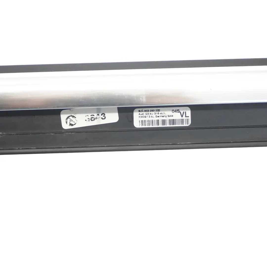 Listwa Zgarniająca Drzwi Lewo Przód Chrom do Audi Q3 8U o numerze 8U0853283 Audi Q3 8U Listwa Zgarniająca Drzwi Lewo Przód Chrom - SKU 8U0853283 - Numer Części 8U0853283