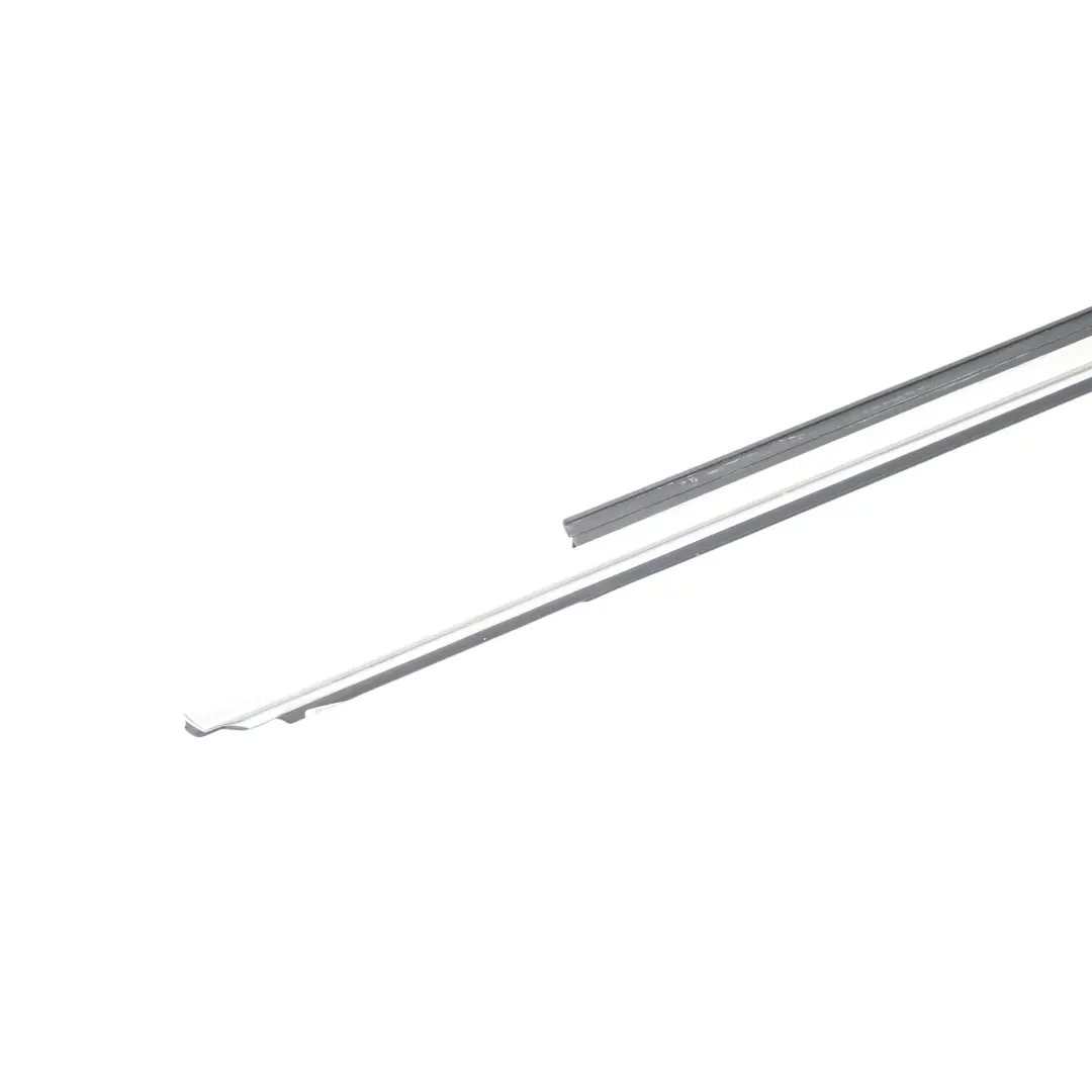 Moldura De Burlete De Puerta Delantera Cromada Derecha para Audi Q3 8U con número de pieza 8U0853284 Audi Q3 8U Moldura De Burlete De Puerta Delantera Cromada Derecha - SKU 8U0853284 - Número de pieza 8U0853284