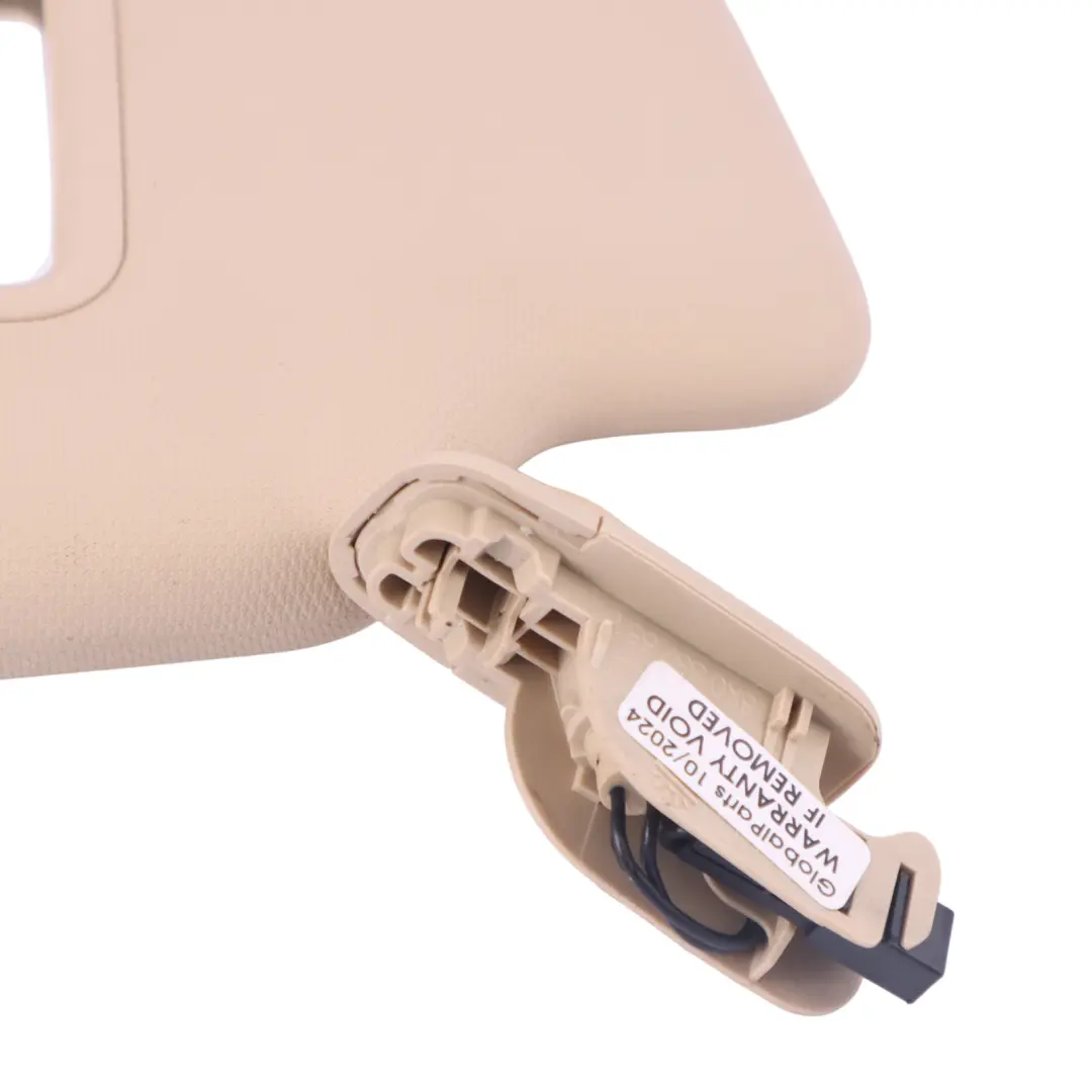 Audi Q3 8U parasole anteriore illuminato lato guida sinistro - SKU 8U0857551C-2 - Numero di parte 8U0857551C