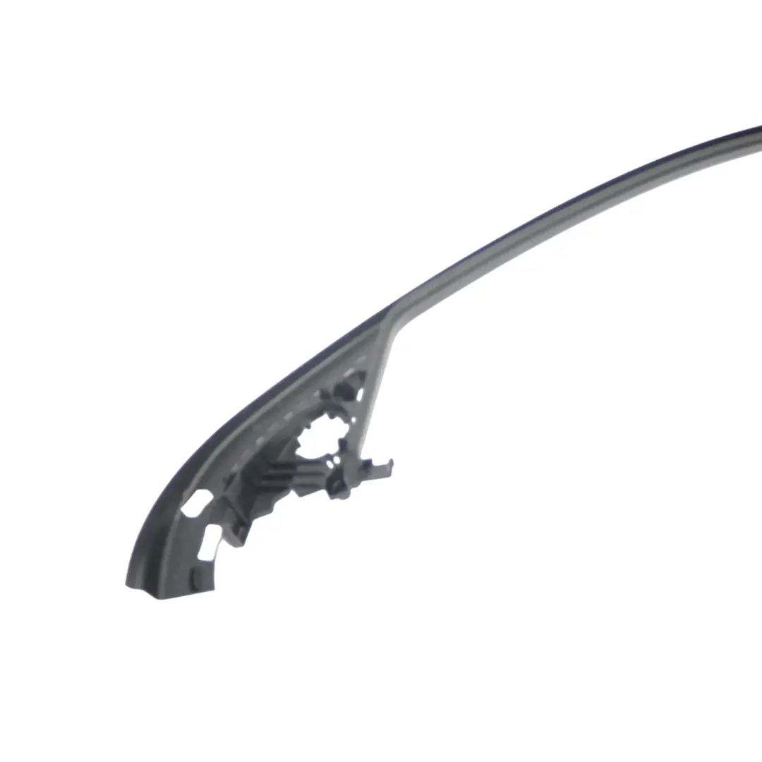 Bande d'encadrement vitre avant gauche pour Audi Q3 8U à propos du numéro de pièce 8U0867609 Audi Q3 8U Bande d'encadrement vitre avant gauche - SKU 8U0867609 - Numéro de pièce 8U0867609