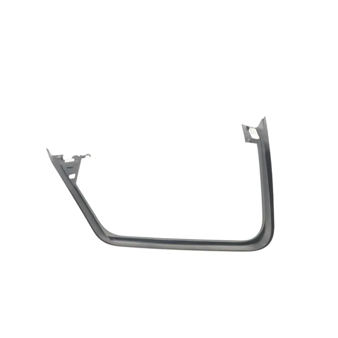 Audi Q3 8U Baguette d'encadrement de vitre arrière gauche - SKU 8U0867671 - Numéro de pièce 8U0867671