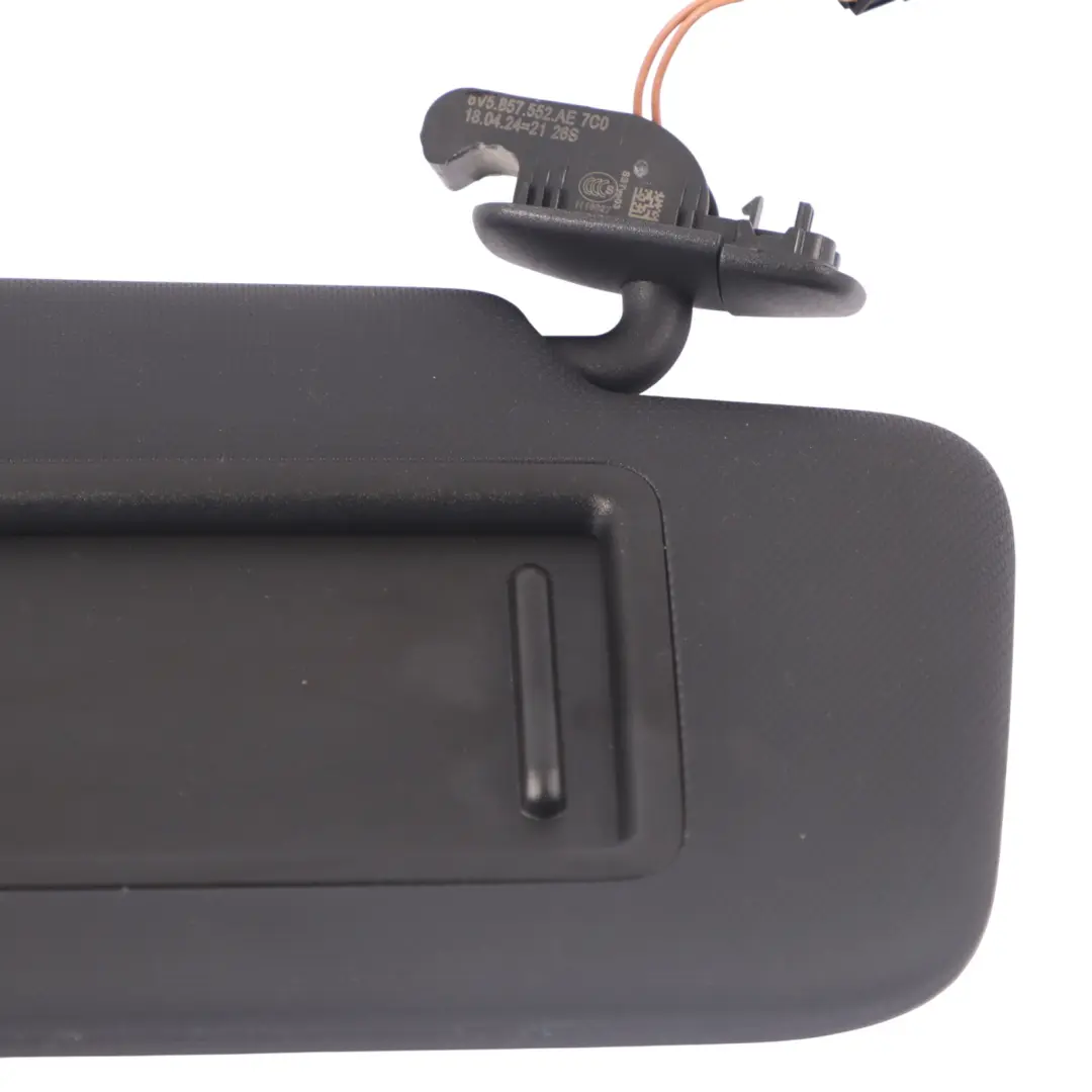 Osłona Przeciwsłoneczna Prawa do Audi Q2 GA o numerze 8V5857552AE Audi Q2 GA Osłona Przeciwsłoneczna Prawa - SKU 8V5857552AE - Numer Części 8V5857552AE