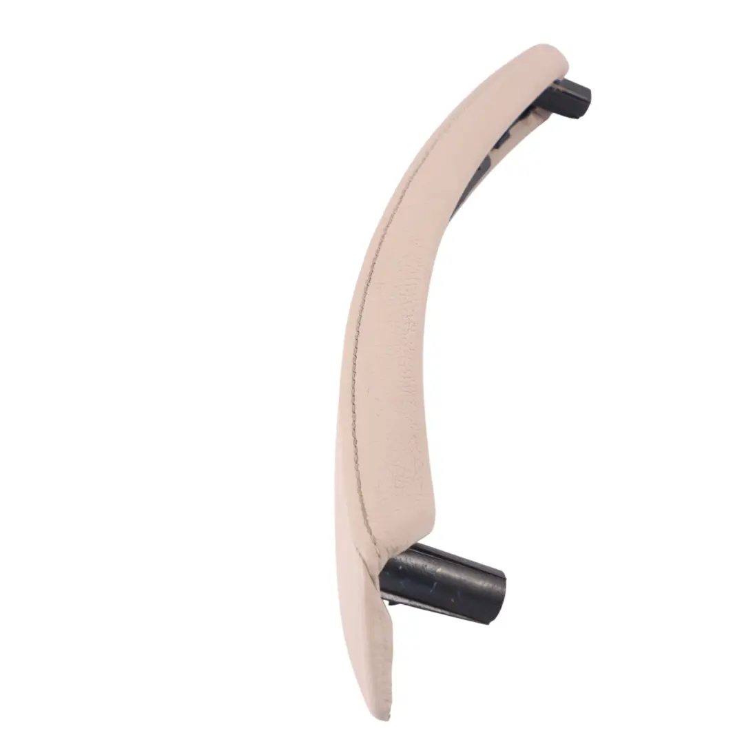 Puerta Trasera Manija Tarjeta Interior Correa Recorte Derecho para BMW E70 con número de pieza 9147660 BMW E70 Puerta Trasera Manija Tarjeta Interior Correa Recorte Derecho - SKU 9147660 - Número de pieza 9147660