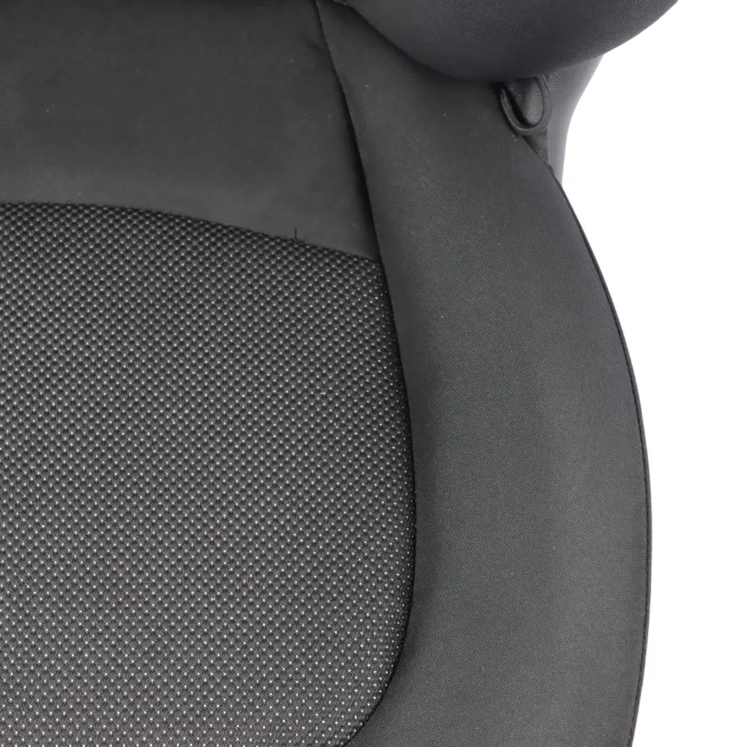 Sedile anteriore destro Tessuto Cosmos Carbon Black per Mini Countryman R60 con numero di parte 9805135 Mini Countryman R60 Sedile anteriore destro Tessuto Cosmos Carbon Black - SKU 9805135-3 - Numero di parte 9805135