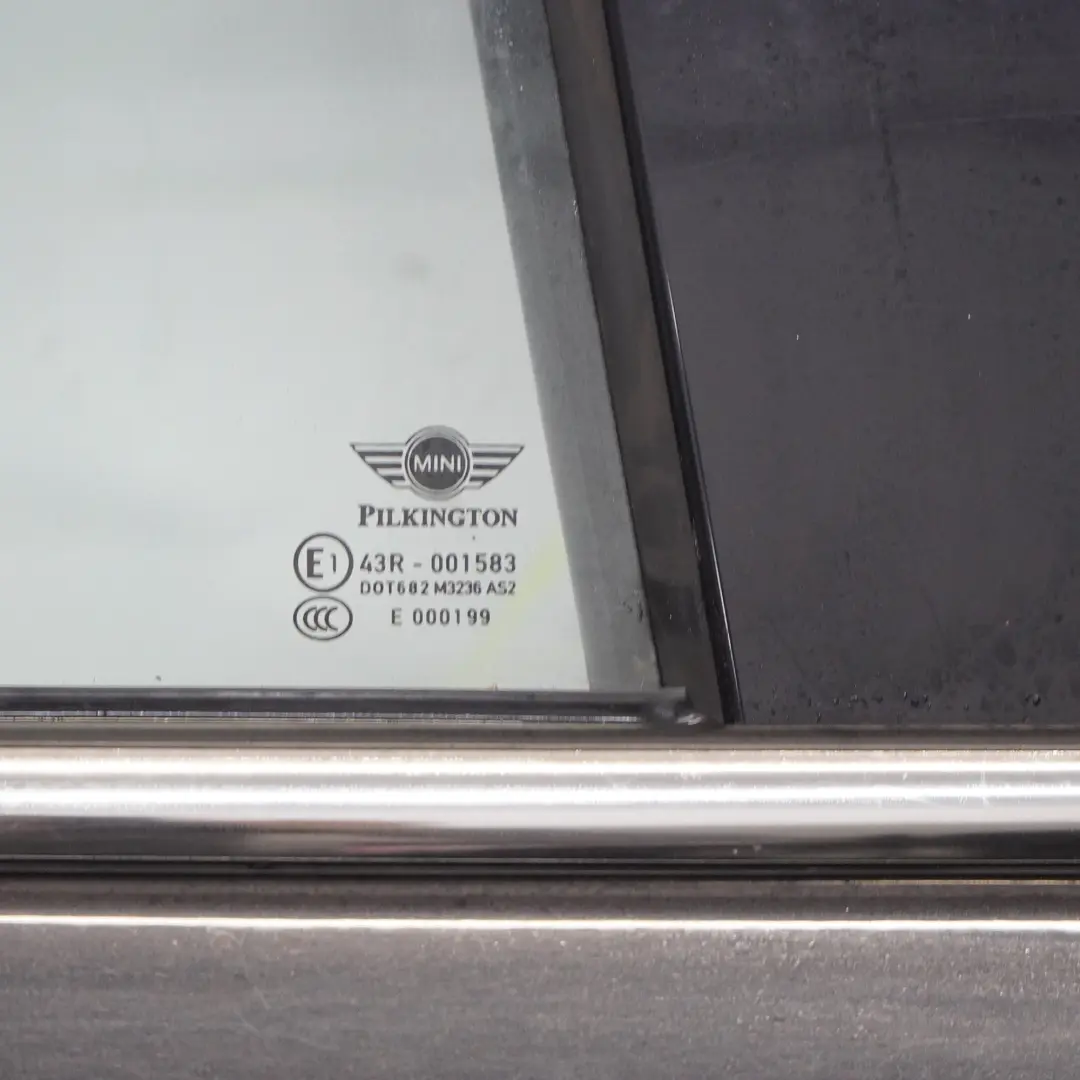 Puerta Trasera Derecha Negro Absoluto Metalizado - B11 para MINI Countryman R60 con número de pieza 9805930 MINI Countryman R60 Puerta Trasera Derecha Negro Absoluto Metalizado - B11 - SKU 9805930-ABS - Número de pieza 9805930