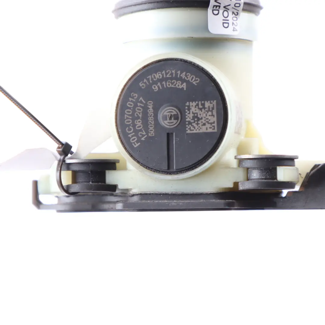 Pump Mercedes W213 X253 Diesel Exhaust Emission Tank Pump to Ad Blue with Part number A0004700400 Ad Blue Pump Mercedes W213 X253 Diesel Exhaust Emission Tank Pump - SKU A0004700400 - Part number A0004700400