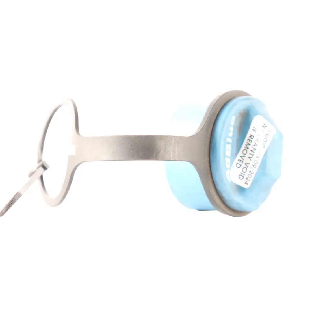 bouchon remplissage réservoir d'Adblue pour Mercedes GLE W166 W205 W213 à propos du numéro de pièce A0004704305 Mercedes GLE W166 W205 W213 bouchon remplissage réservoir d'Adblue - SKU A0004704305 - Numéro de pièce A0004704305