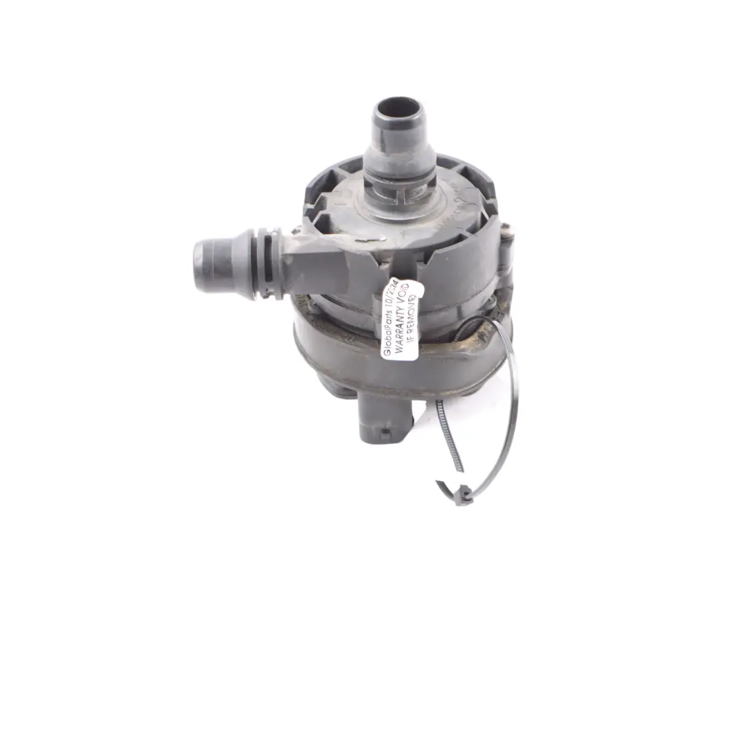 Pompe à eau de refroidissement auxiliaire Unité l'eau pour Mercedes C205 à propos du numéro de pièce A0005005400 Mercedes C205 Pompe à eau de refroidissement auxiliaire Unité l'eau - SKU A0005005400 - Numéro de pièce A0005005400