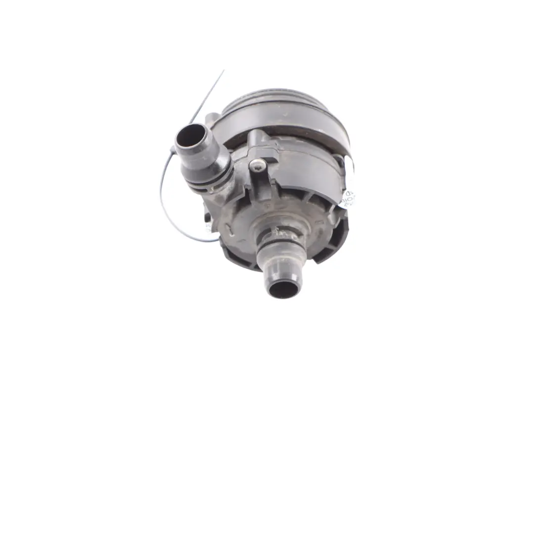 Pompa acqua refrigerante ausiliaria raffreddamento per Mercedes C205 con numero di parte A0005005400 Mercedes C205 Pompa acqua refrigerante ausiliaria raffreddamento - SKU A0005005400 - Numero di parte A0005005400