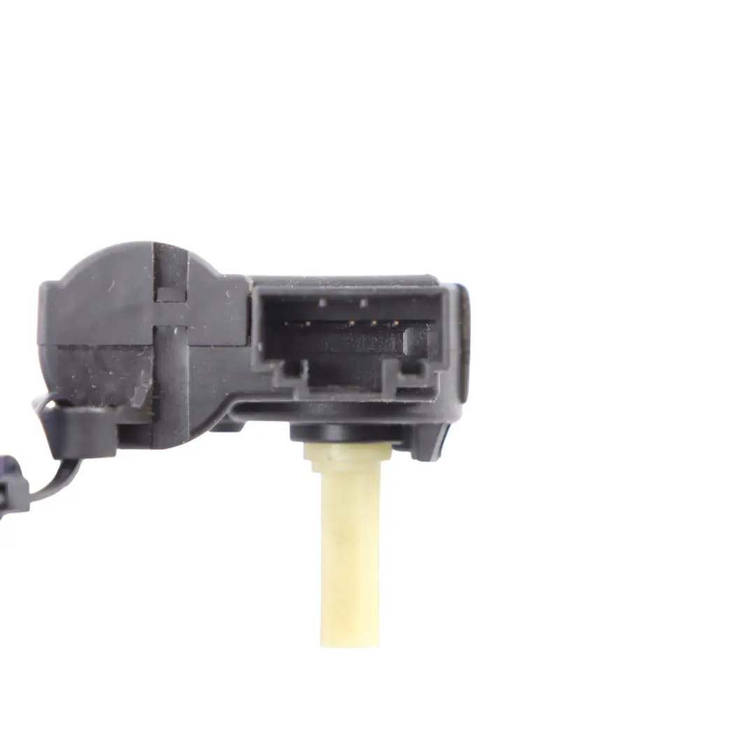 Distribution Heater Regulator Motor to Mercedes W906 Air with Part number A0008205808 Mercedes W906 Air Distribution Heater Regulator Motor - SKU A0008205808 - Part number A0008205808