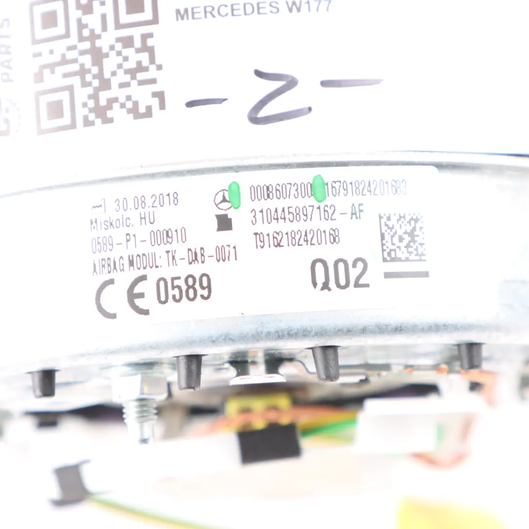 Mercedes W177 Volante Módulo de Aire Lado del Conductor Negro - SKU A0008607300 - Número de pieza A0008607300