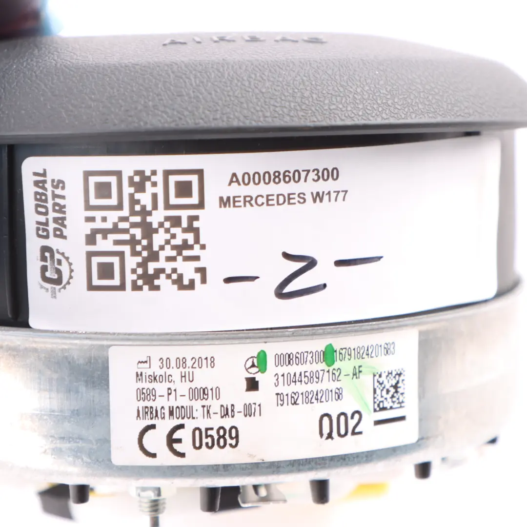 Module d'air au volant côté conducteur Noir pour Mercedes W177 à propos du numéro de pièce A0008607300 Mercedes W177 Module d'air au volant côté conducteur Noir - SKU A0008607300 - Numéro de pièce A0008607300