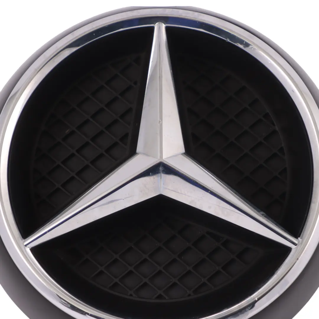 griglia anteriore emblema per Mercedes W213 A238 Cabrio AMG con numero di parte A0008880100 Mercedes W213 A238 Cabrio AMG griglia anteriore emblema - SKU A2388880700 - Numero di parte A0008880100