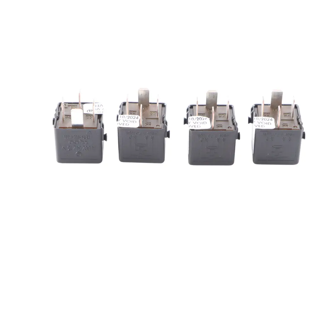 Mercedes W204 Véritable Relais Universel Voiture 4-Pin Tyco X4 Noir - SKU A0025421319-4 - Numéro de pièce A0025421319