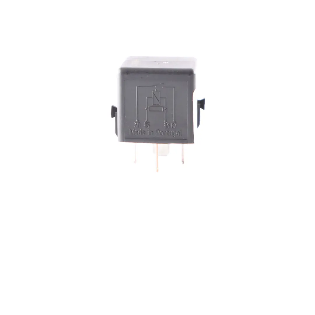Mercedes W204 Véritable Relais Universel Voiture 4-Pin Tyco X4 Noir - SKU A0025421319-4 - Numéro de pièce A0025421319