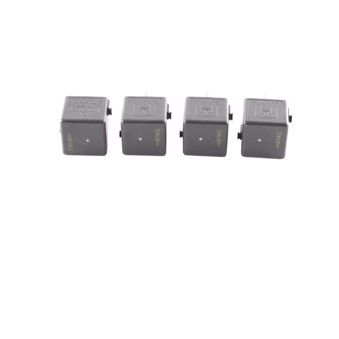 Mercedes W204 Véritable Relais Universel Voiture 4-Pin Tyco X4 Noir - SKU A0025421319-4 - Numéro de pièce A0025421319