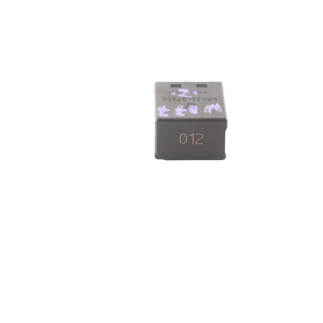 Mercedes W177 W205 W247 Modulo Unità Fusibili Relè 4 Pin Nero - SKU A0035420419 - Numero di parte A0035420419
