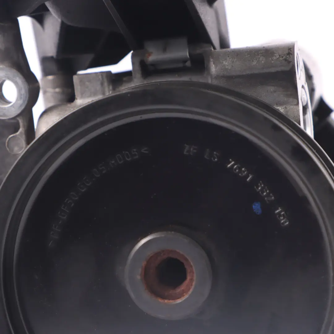 Sistema Dirección Asistida Bomba Hidráulica Fits para Mercedes W204 C207 con número de pieza A0064663901 Mercedes W204 C207 Sistema Dirección Asistida Bomba Hidráulica Fits - SKU A0064663901 - Número de pieza A0064663901