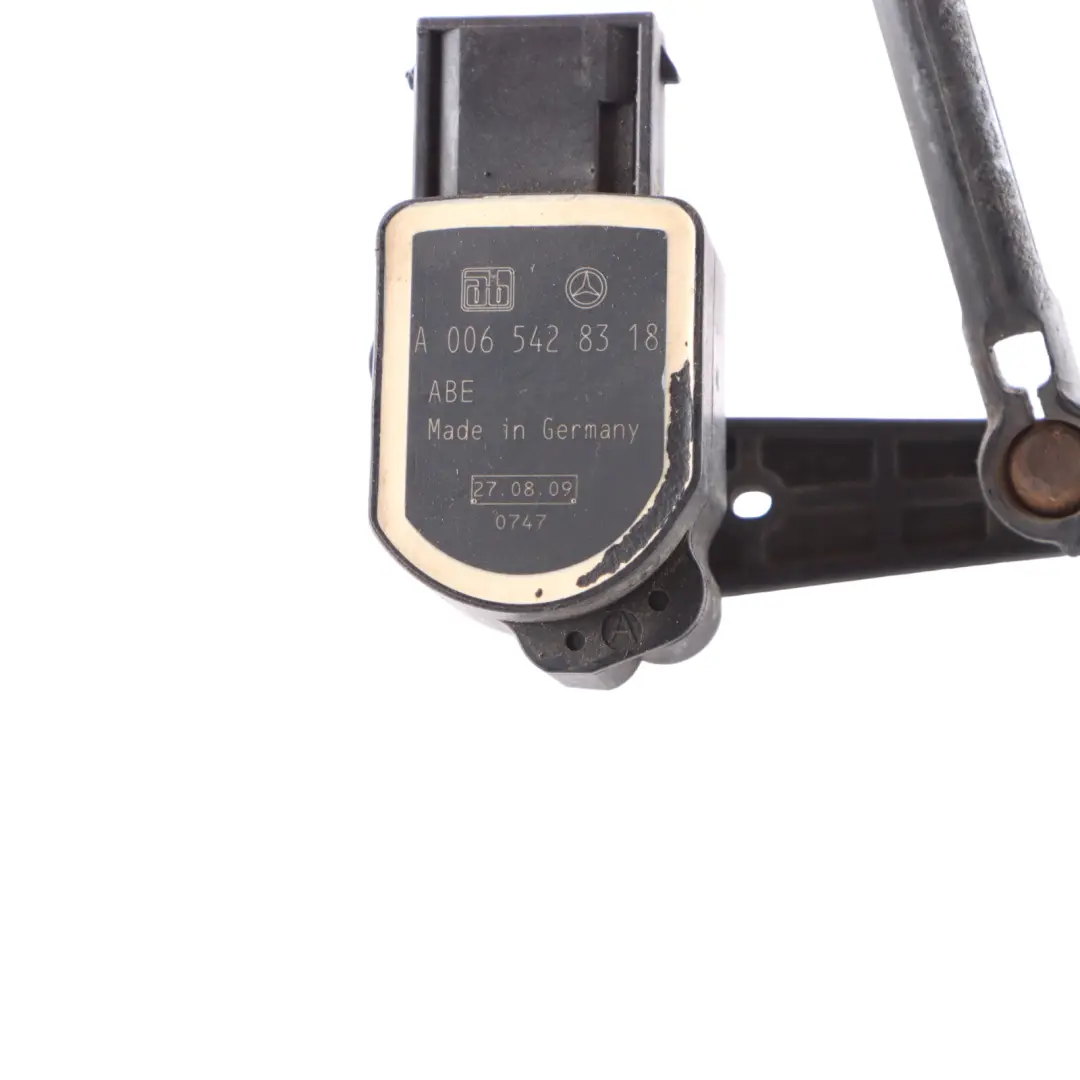 Headlamp Level Sensor Mercedes W212 Headlight Leveling Control Unit to with Part number A0065428318 Headlamp Level Sensor Mercedes W212 Headlight Leveling Control Unit - SKU A0065428318 - Part number A0065428318