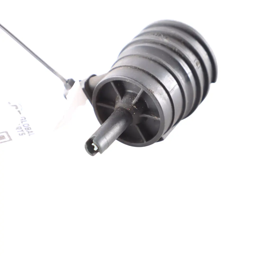 Pompa serbatoio lavavetro per Mercedes W205 con numero di parte A0998660121 Mercedes W205 Pompa serbatoio lavavetro - SKU A0998660121 - Numero di parte A0998660121