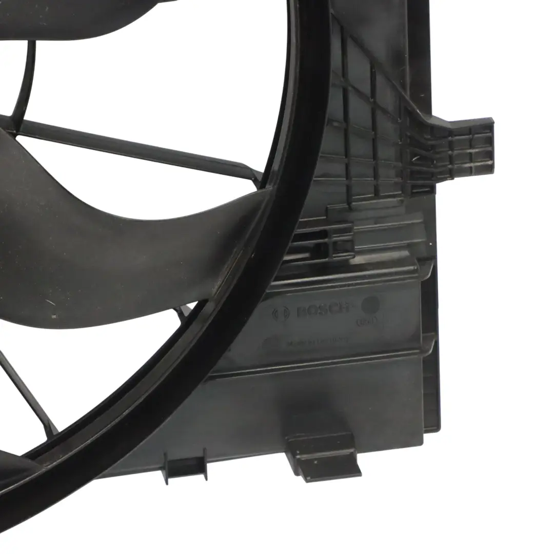 Ventola radiatore motore 850W Mercedes W213 W238 C253 OM654 per con numero di parte A0999063802 Ventola radiatore motore 850W Mercedes W213 W238 C253 OM654 - SKU A0999063802 - Numero di parte A0999063802