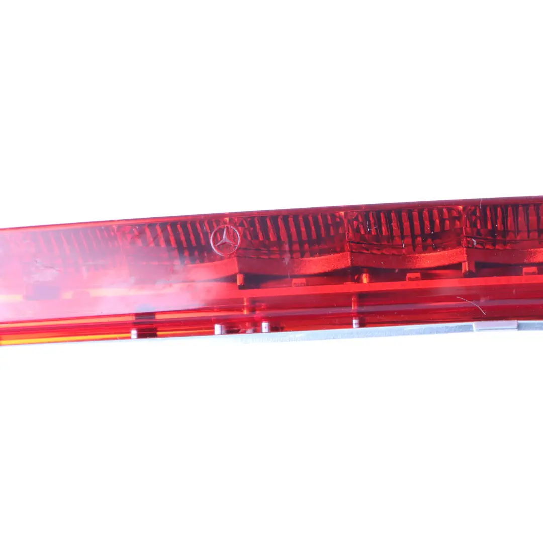 Luce Freno Terzo Stop Aggiuntivo Posteriore per Mercedes W205 W213 con numero di parte A0999067500 Mercedes W205 W213 Luce Freno Terzo Stop Aggiuntivo Posteriore - SKU A0999067500-1 - Numero di parte A0999067500