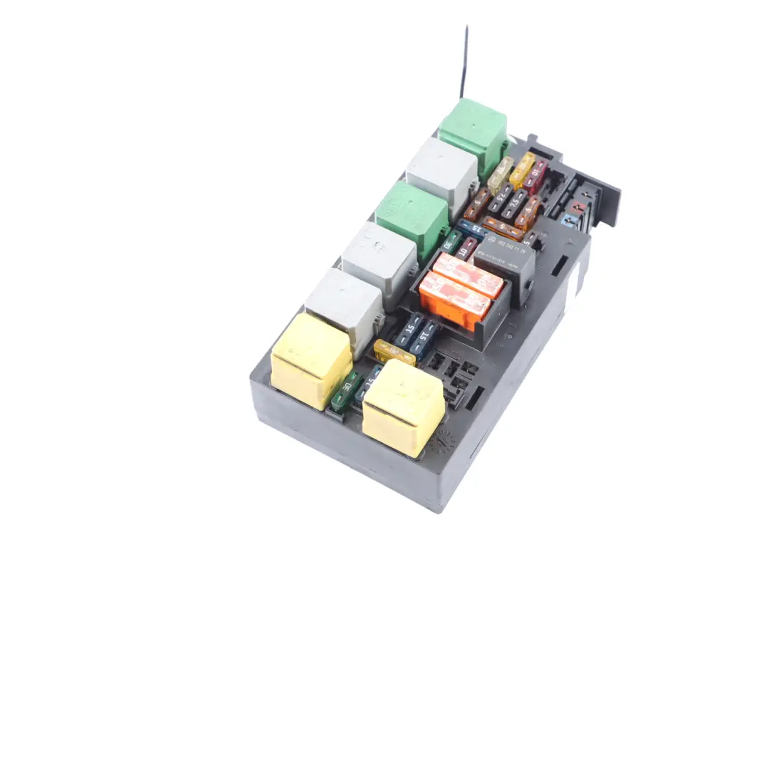 Fuse Box Relay Module Control Unit to Mercedes W164 W251 with Part number A1645403772 Mercedes W164 W251 Fuse Box Relay Module Control Unit - SKU A1645403772 - Part number A1645403772