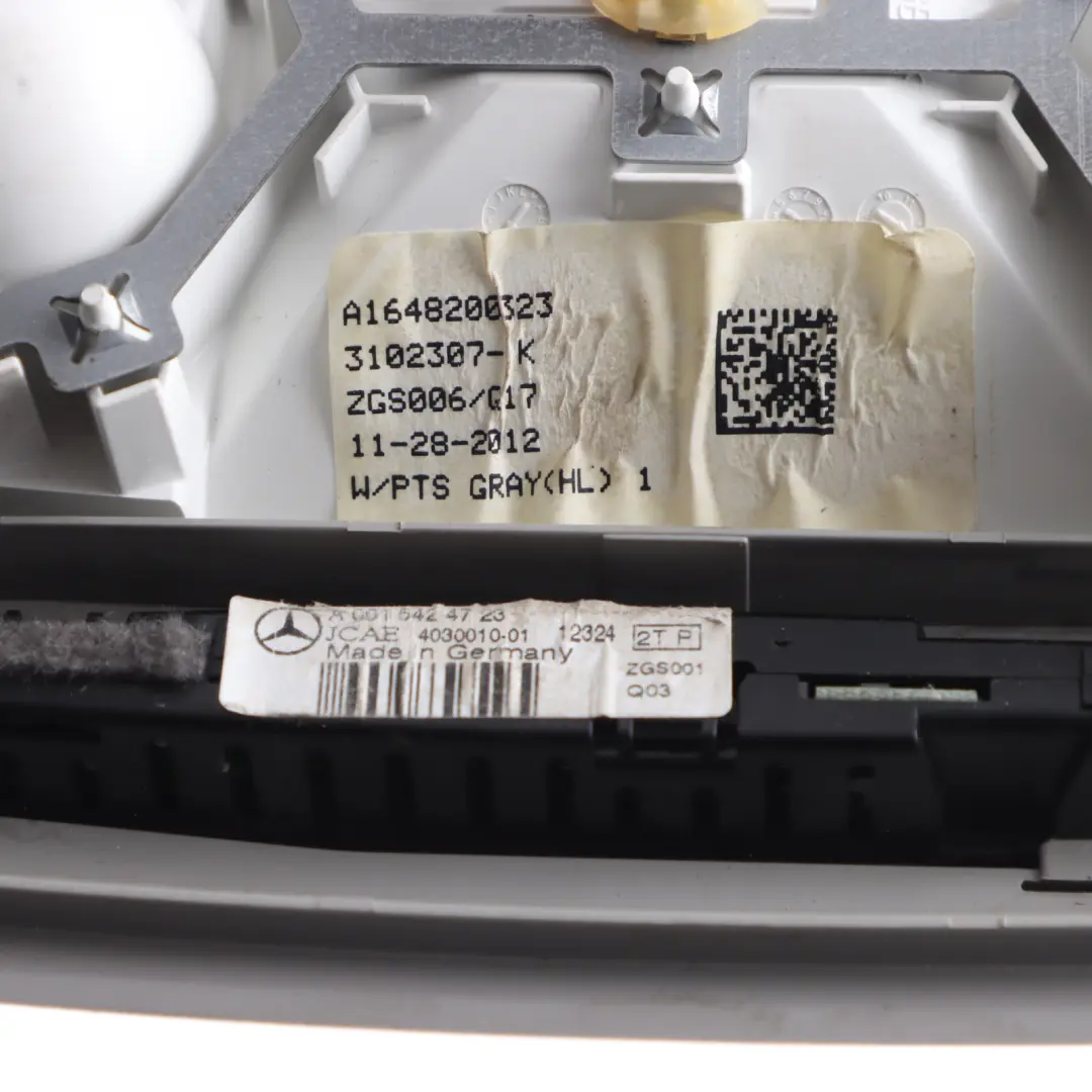 Plafonnier Avant Interrupteur Module Gris pour Mercedes W251 à propos du numéro de pièce A1648200323 Mercedes W251 Plafonnier Avant Interrupteur Module Gris - SKU A1648200323 - Numéro de pièce A1648200323