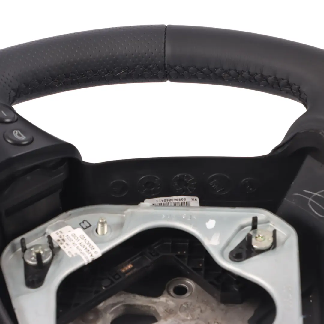 NUEVO volante de cuero con hilos negros para Mercedes W169 con número de pieza A1694600203 Mercedes W169 NUEVO volante de cuero con hilos negros - SKU A1694600203-2 - Número de pieza A1694600203
