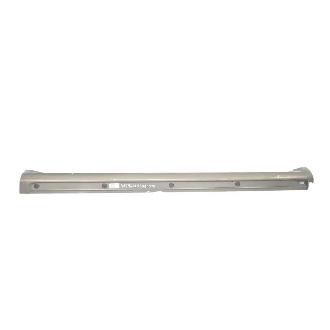 Mercedes W169 Faldón lateral Cubre umbral de puerta derecho Steppe Brown - 430 - SKU A1696110408-STE - Número de pieza A1696110408