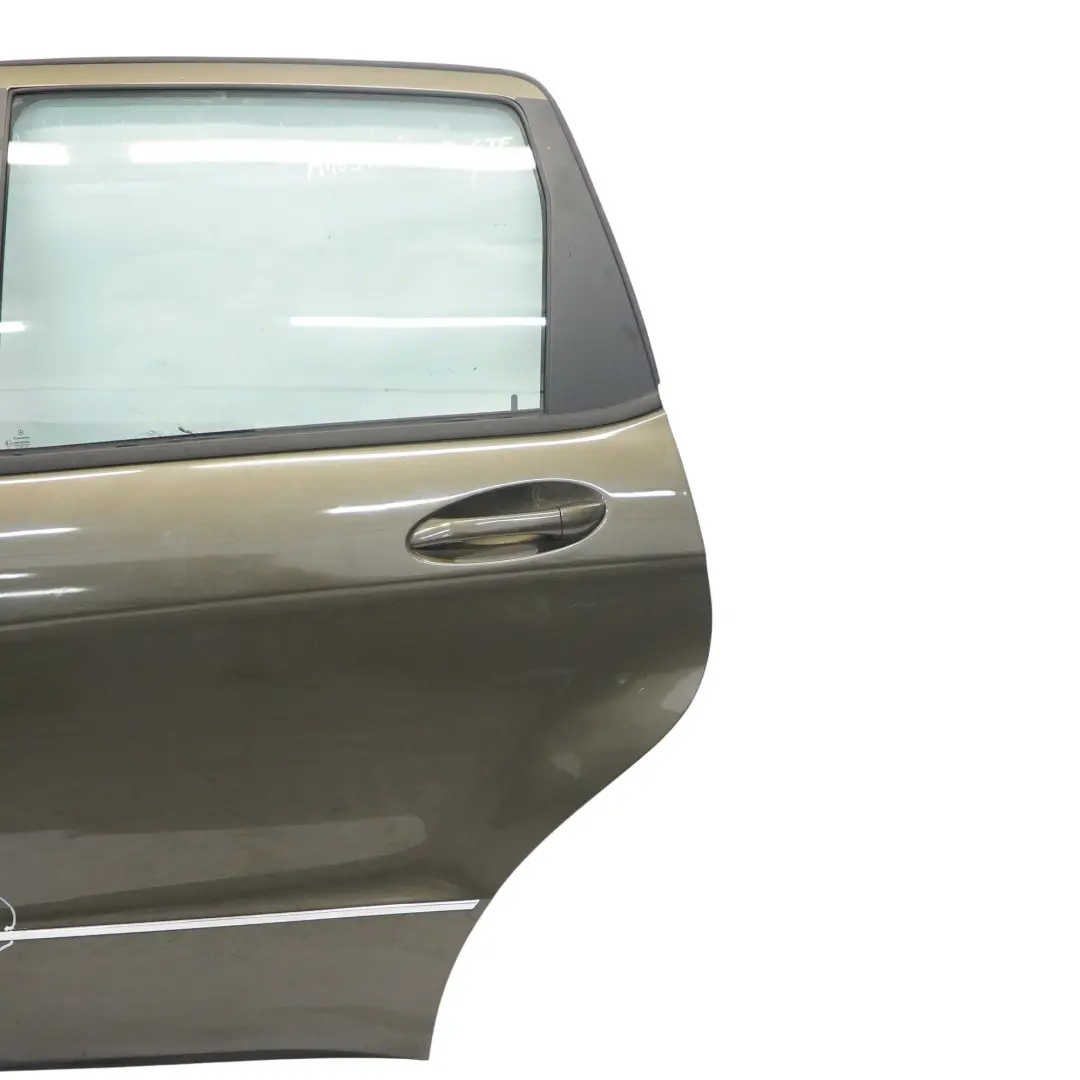 Tür hinten links Steppenbraun Metallic - 490 für Mercedes W169 mit Teilenummer A1697301905 Mercedes W169 Tür hinten links Steppenbraun Metallic - 490 - SKU A1697301905-STE - Teilenummer A1697301905