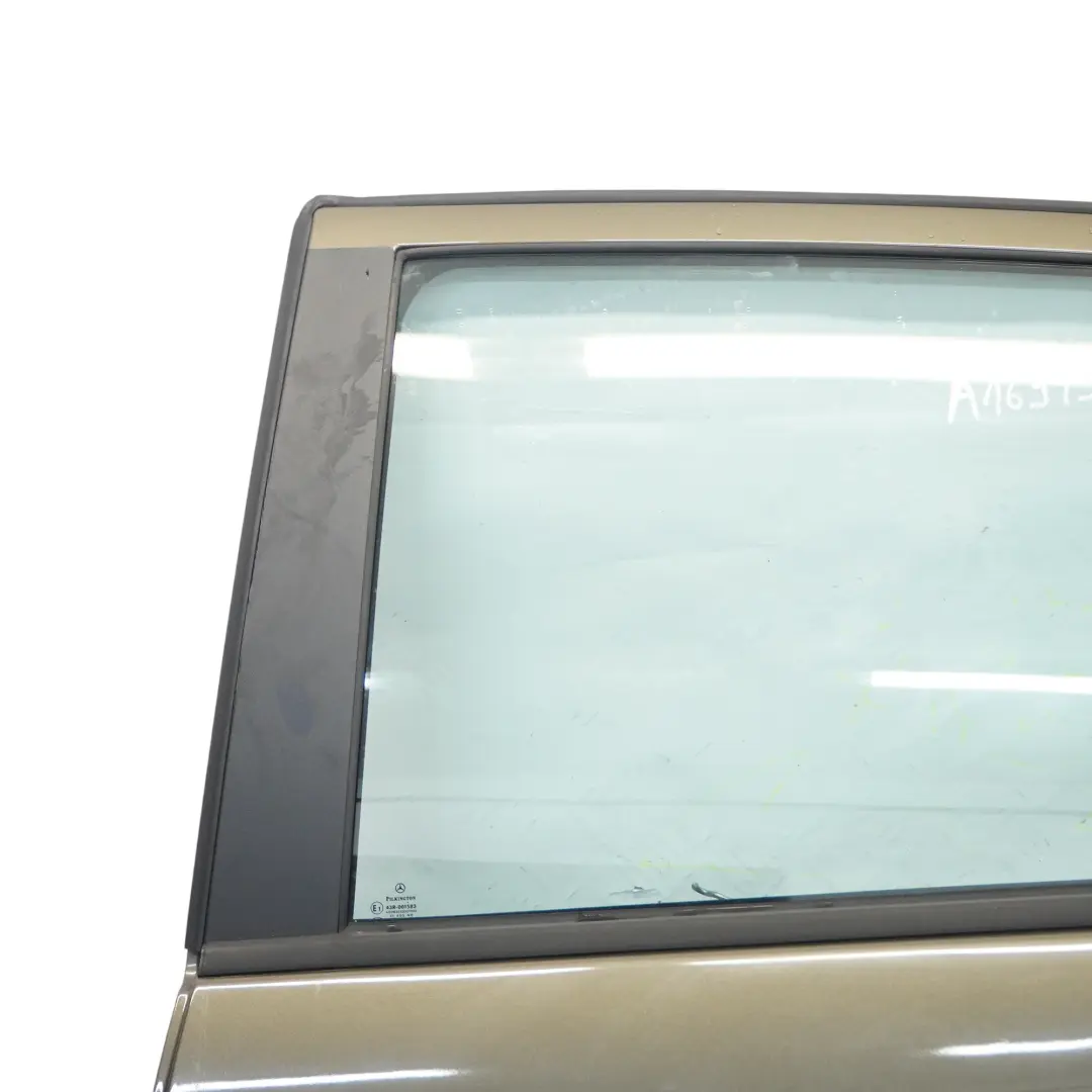 Porta posteriore sinistra Steppe Brown Metallic - 490 per Mercedes W169 con numero di parte A1697301905 Mercedes W169 Porta posteriore sinistra Steppe Brown Metallic - 490 - SKU A1697301905-STE - Numero di parte A1697301905