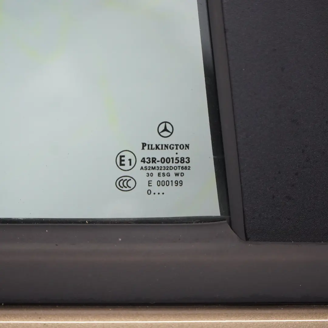Tür hinten rechts Verkleidung Steppe Braun Metallic - 490 für Mercedes W169 mit Teilenummer A1697302005 Mercedes W169 Tür hinten rechts Verkleidung Steppe Braun Metallic - 490 - SKU A1697302005-STE - Teilenummer A1697302005