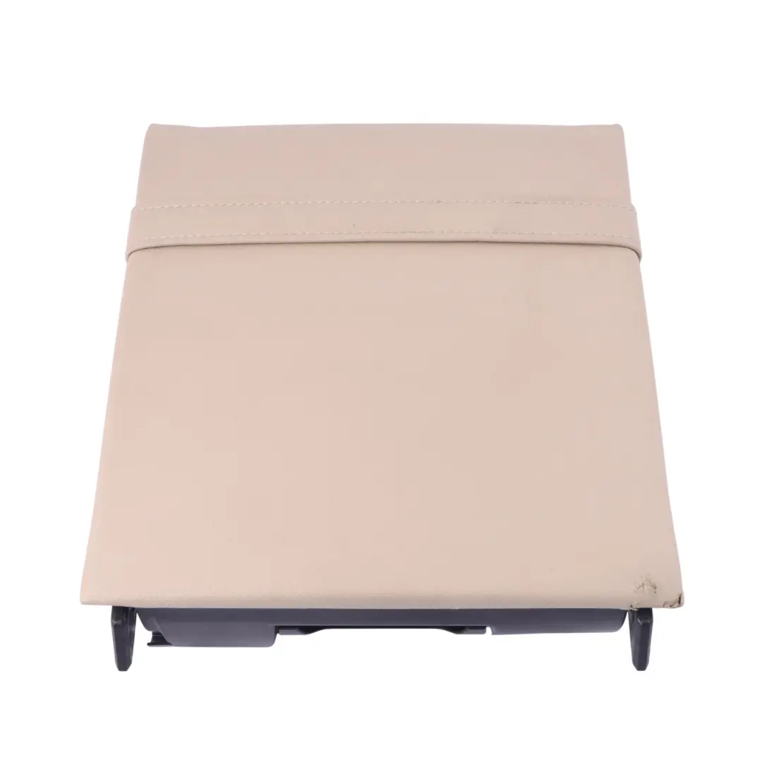 Rücksitzbank Armlehne Mitte Getränkehalter Leder für Mercedes W169 mit Teilenummer A1699700301 Mercedes W169 Rücksitzbank Armlehne Mitte Getränkehalter Leder - SKU A1699700301 - Teilenummer A1699700301