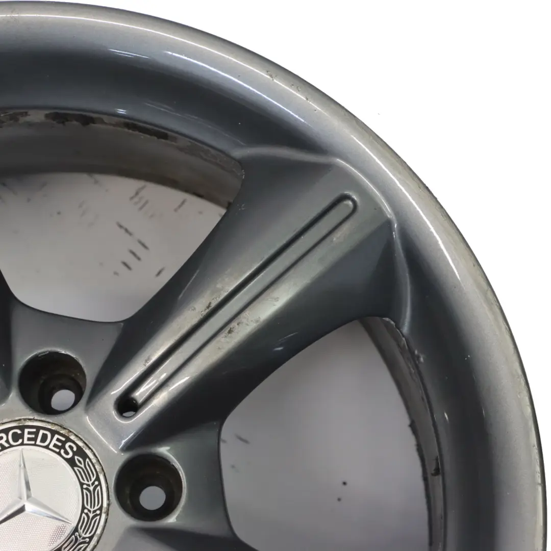 Cerchio lega posteriore Grigio 17" 8,5J ET:30 per Mercedes SLK R171 con numero di parte A1714011302 Mercedes SLK R171 Cerchio lega posteriore Grigio 17" 8,5J ET:30 - SKU A1714011302-1 - Numero di parte A1714011302