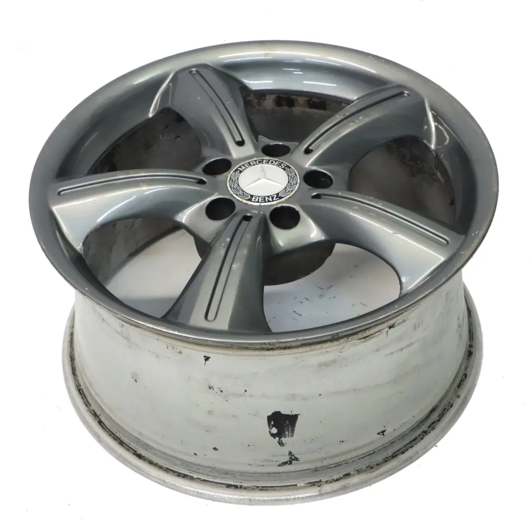 Cerchio lega posteriore Grigio 17" 8,5J ET:30 per Mercedes SLK R171 con numero di parte A1714011302 Mercedes SLK R171 Cerchio lega posteriore Grigio 17" 8,5J ET:30 - SKU A1714011302-1 - Numero di parte A1714011302