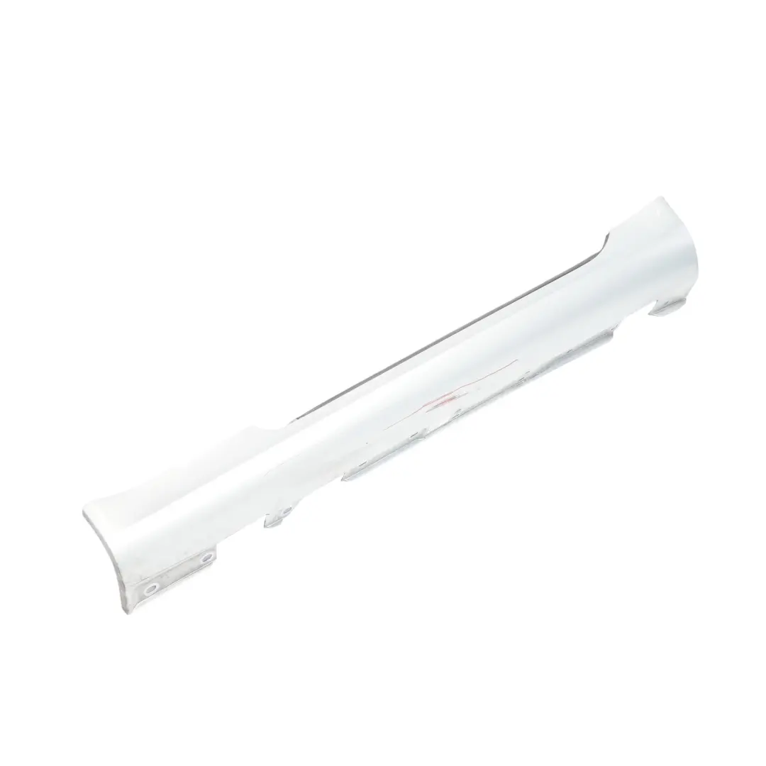 Cache seuil de porte gauche Tellurium Silver Metallic - 762 pour Mercedes R171 à propos du numéro de pièce A1716980154 Mercedes R171 Cache seuil de porte gauche Tellurium Silver Metallic - 762 - SKU A1716980154-TES - Numéro de pièce A1716980154