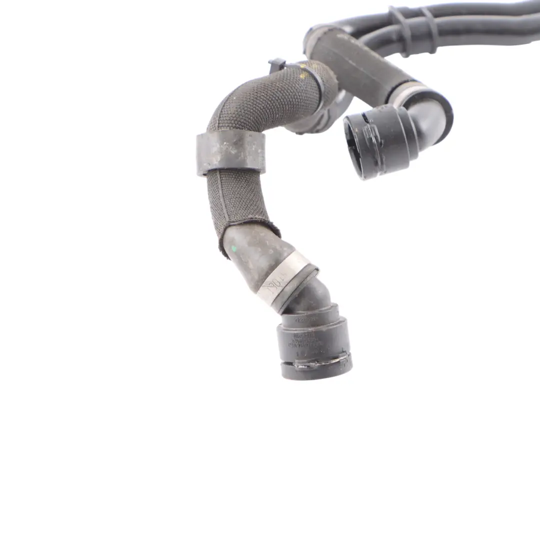 refrigerante Mercedes CLA C118 W177 W247 M260 Tubo acqua per Linea con numero di parte A1775017501 Linea refrigerante Mercedes CLA C118 W177 W247 M260 Tubo acqua - SKU A1775017501 - Numero di parte A1775017501