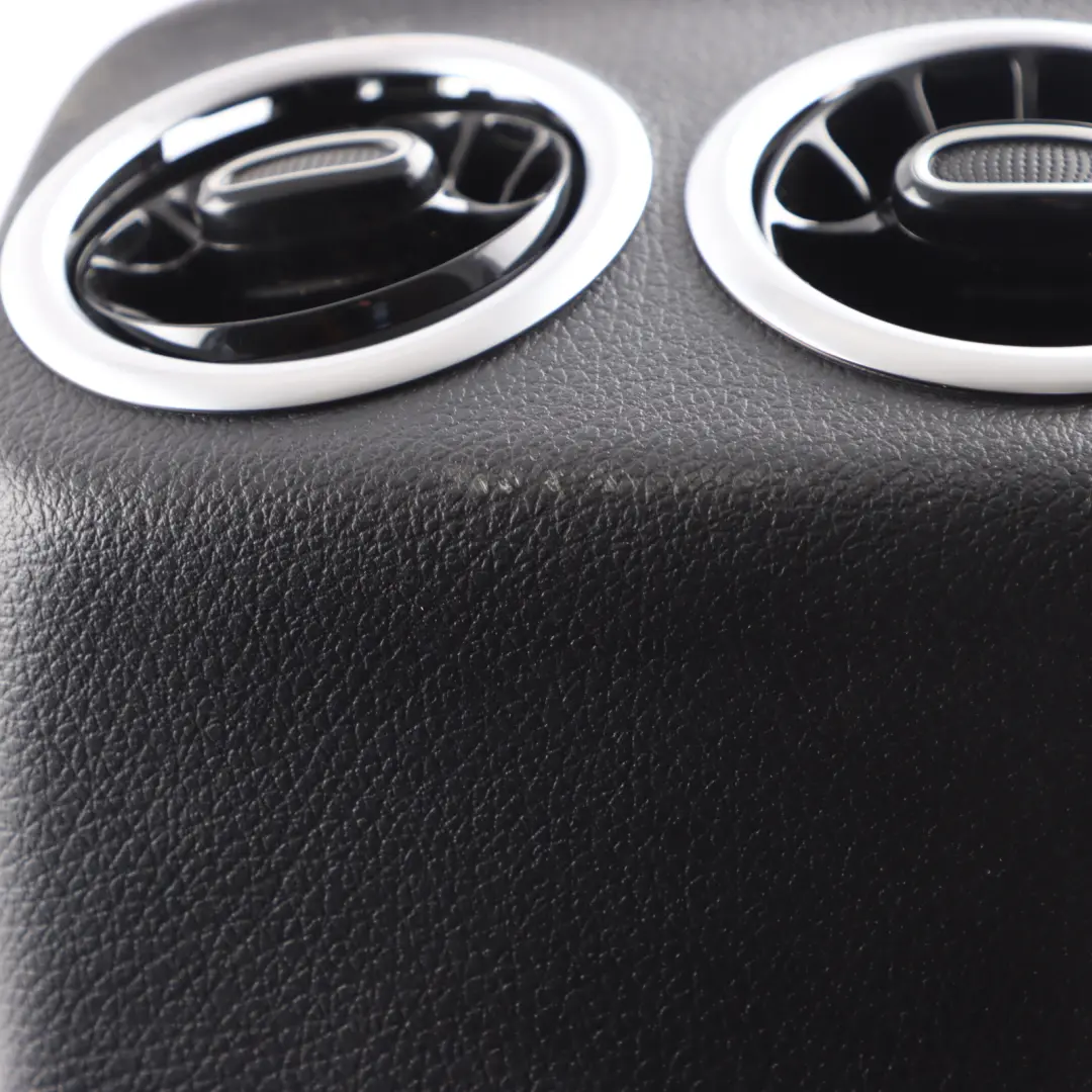 Mittelkonsole Hintere Lüftungsdüse Schwarz für Mercedes W177 mit Teilenummer A1776803701 Mercedes W177 Mittelkonsole Hintere Lüftungsdüse Schwarz - SKU A1776803701 - Teilenummer A1776803701