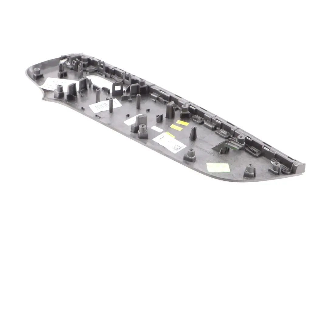 Rivestimento interno porta Mercedes CLA C118 W177 anteriore sinistra per con numero di parte A1777206901 Rivestimento interno porta Mercedes CLA C118 W177 anteriore sinistra - SKU A1777206901 - Numero di parte A1777206901